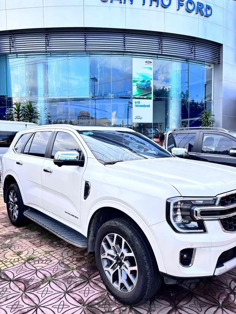 Ford Everest 2024 photo 2