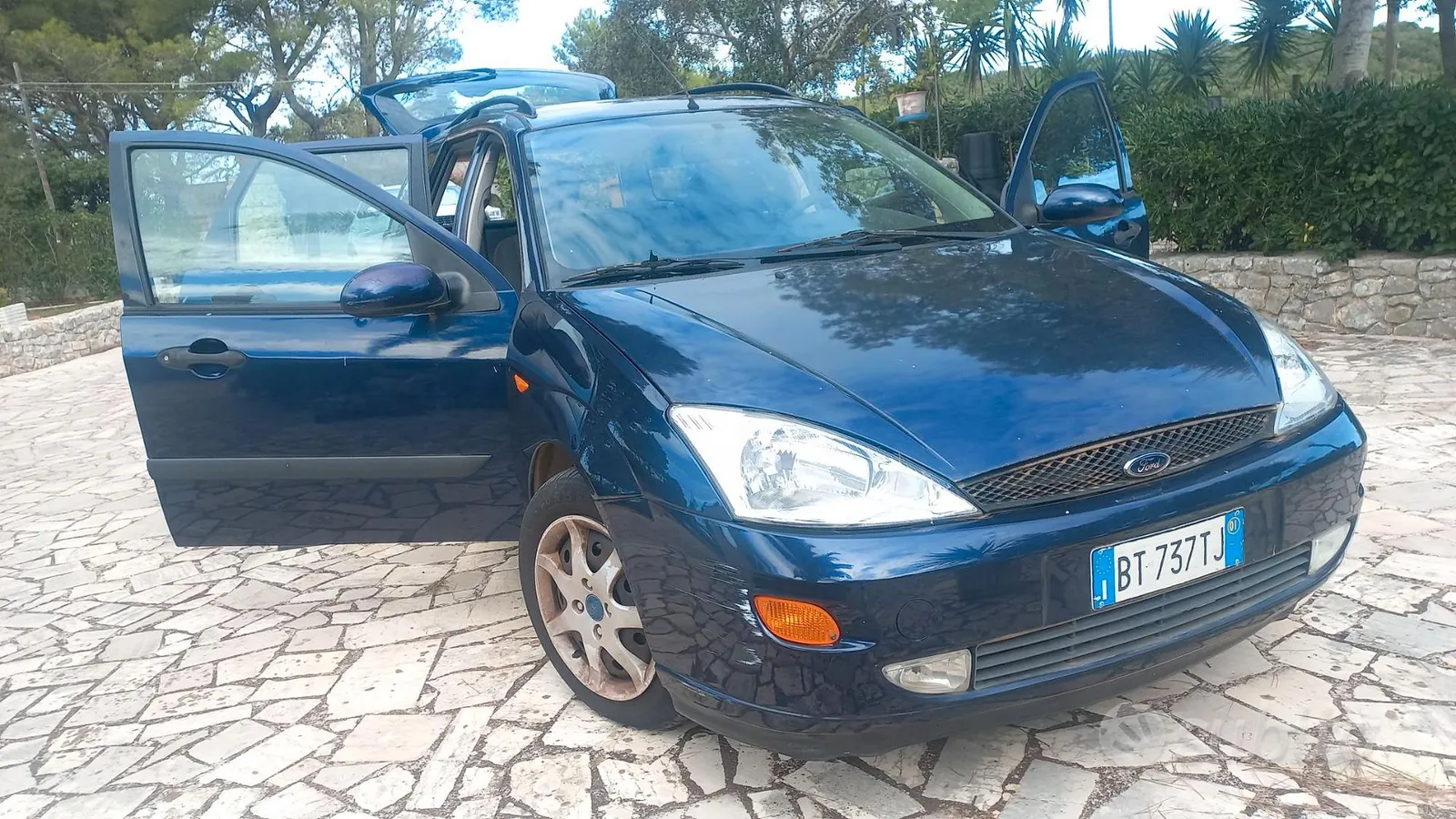 Ford Focus 2001 photo 2
