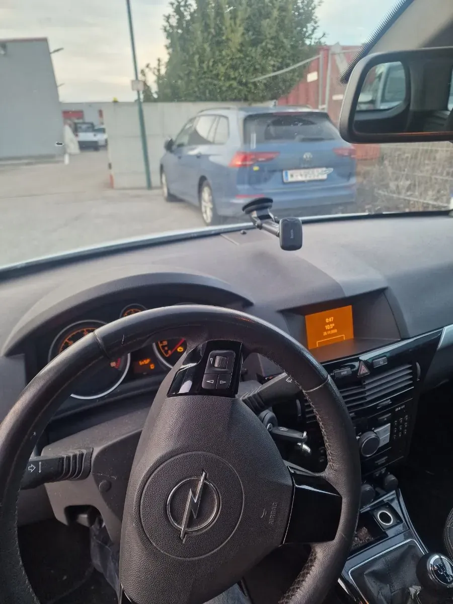 Opel Astra 2009 photo 3
