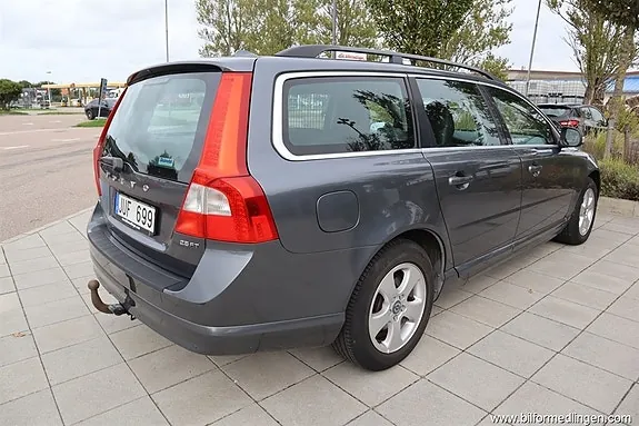 Volvo V70 2010 photo 3
