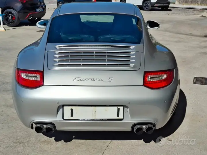 Porsche 911 2011 photo 2