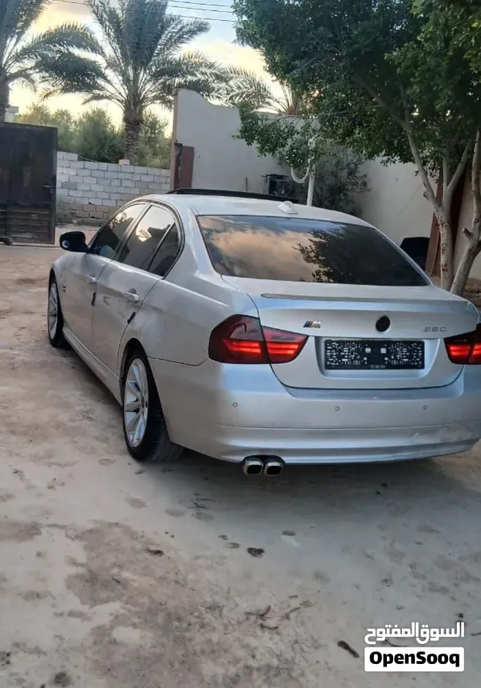 BMW 3 Series 2010 photo 3