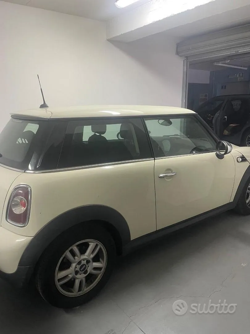 Mini One 2012 photo 2