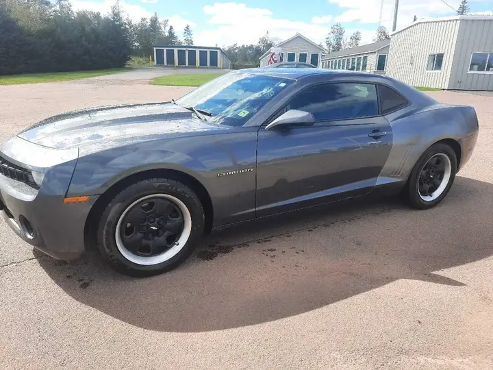 Chevrolet Camaro 2010 photo 2