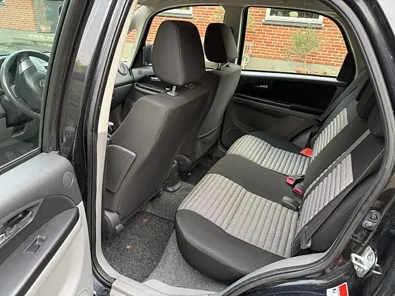 Suzuki Sx4 2011 photo 5