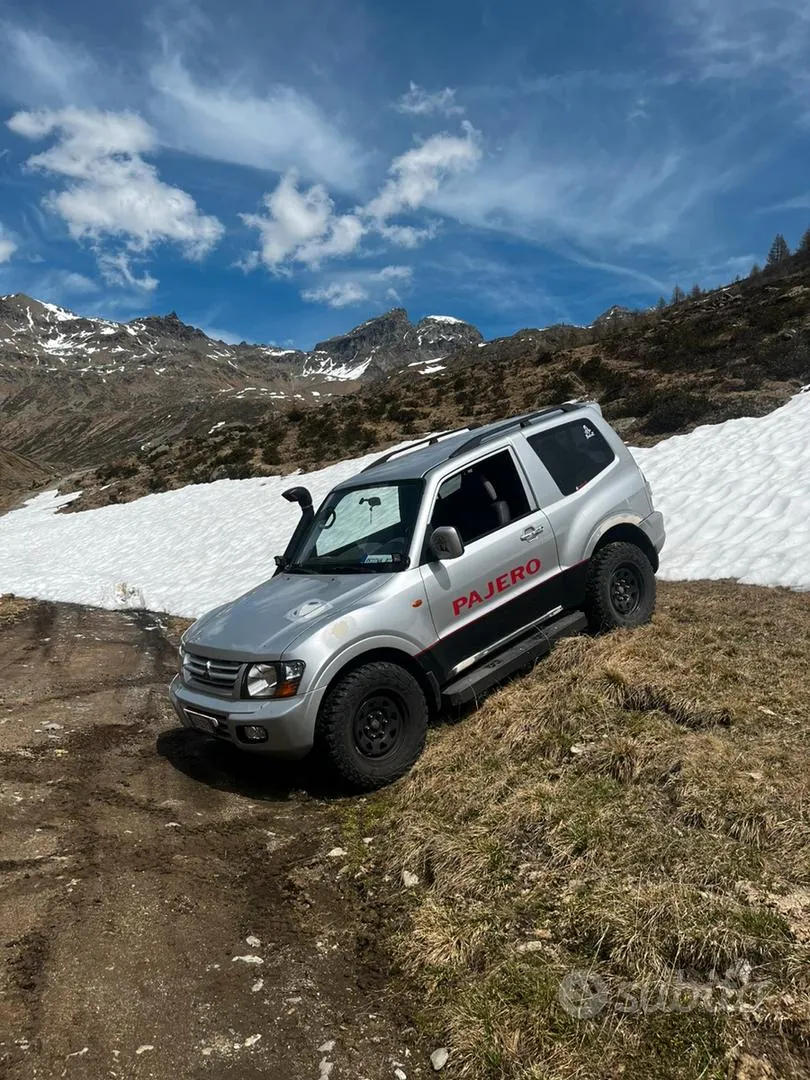 Mitsubishi Pajero 2002 photo 2
