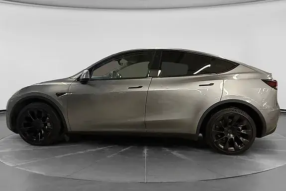 Tesla Model Y 2024 photo 2