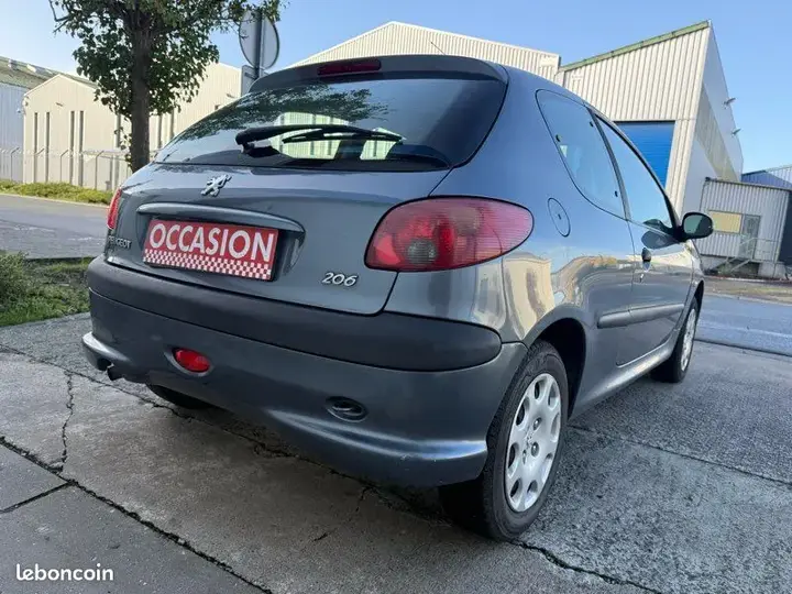 Peugeot 206 2008 photo 3
