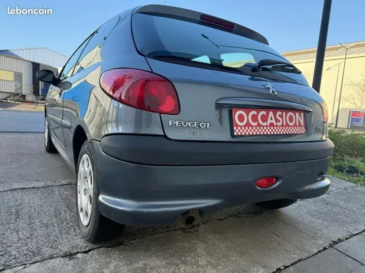 Peugeot 206 2008 photo 4
