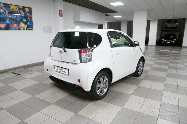 Toyota Iq 2013 photo 4