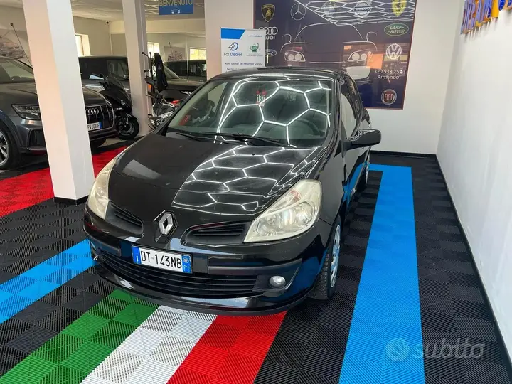 Renault Clio 2009 photo 3