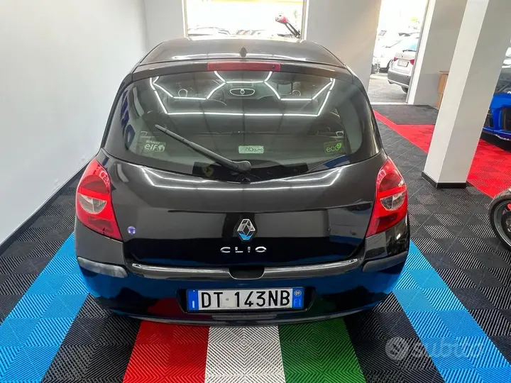 Renault Clio 2009 photo 5