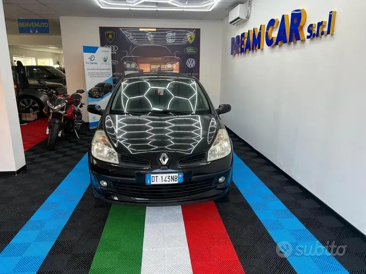 Renault Clio 2009 photo 2
