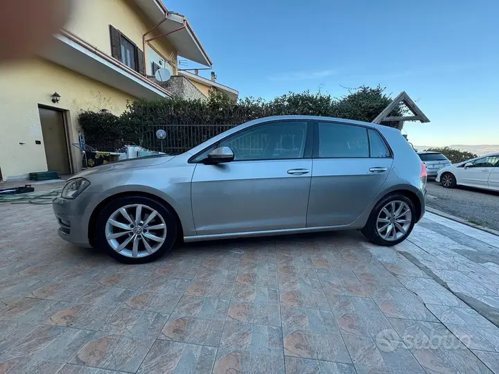 Volkswagen Golf 2012 photo 2
