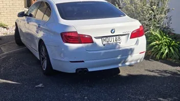 BMW 523I 2011 photo 2