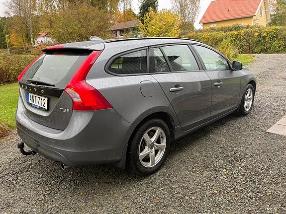 Volvo V60 2018 photo 4