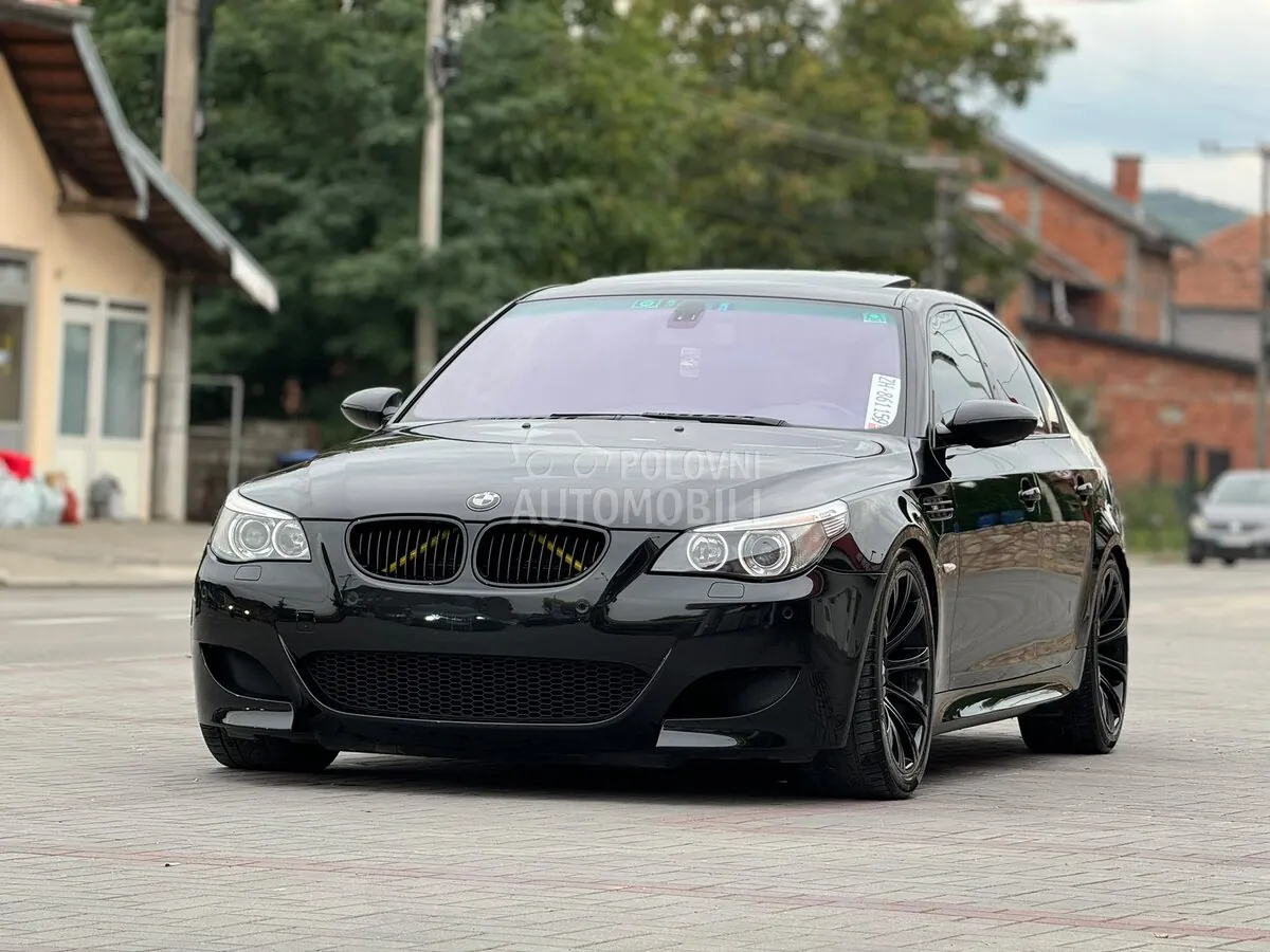 BMW M5 2005 photo 2