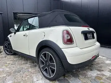 Mini One Cabrio 2010 photo 3