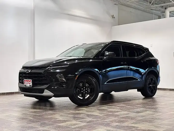 Chevrolet Blazer 2025 photo 2