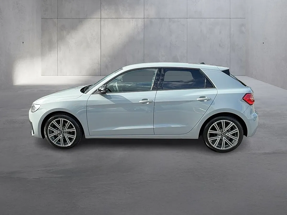 Audi A1 2025 photo 2