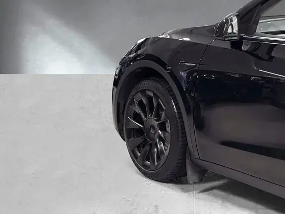 Tesla Model Y 2024 photo 4