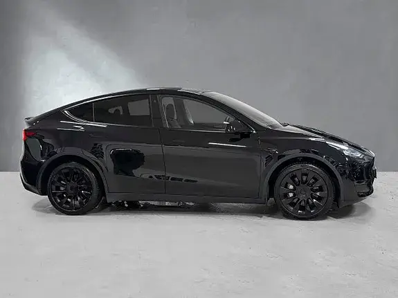Tesla Model Y 2024 photo 2