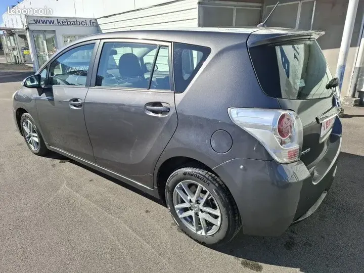 Toyota Verso 2015 photo 5