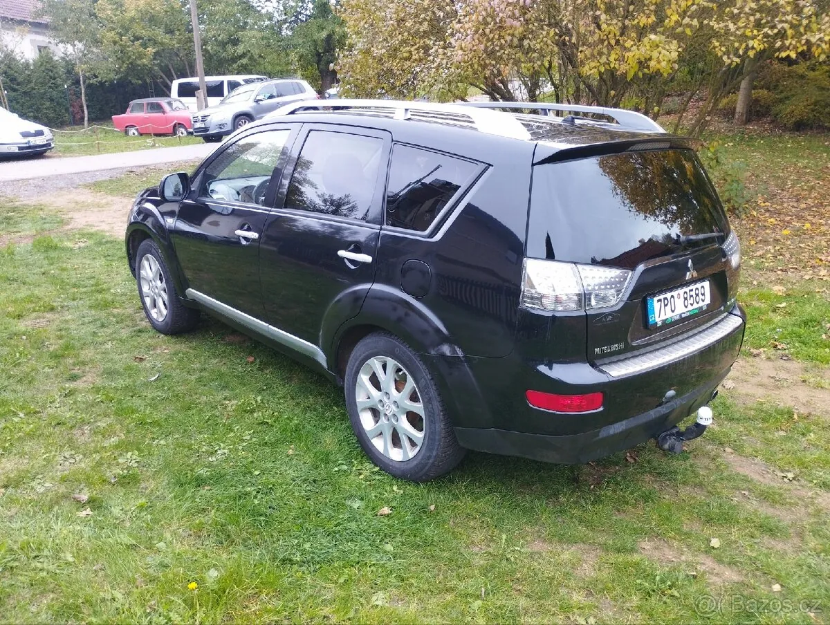 Mitsubishi Outlander photo 4