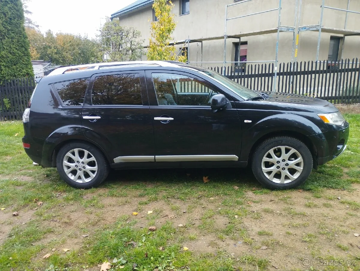Mitsubishi Outlander photo 2