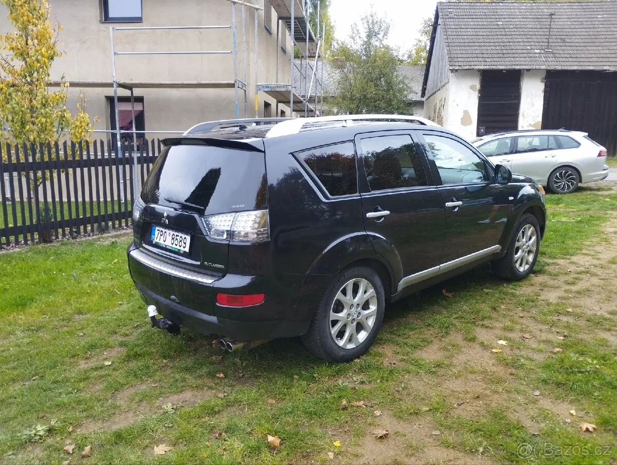 Mitsubishi Outlander photo 3