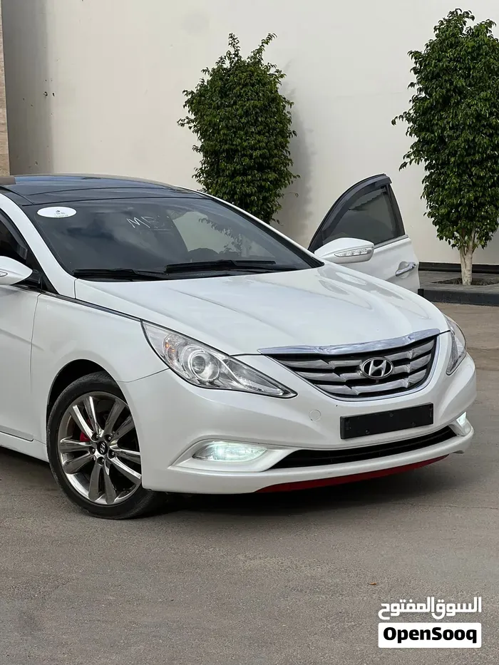 Hyundai Sonata 2012 photo 2