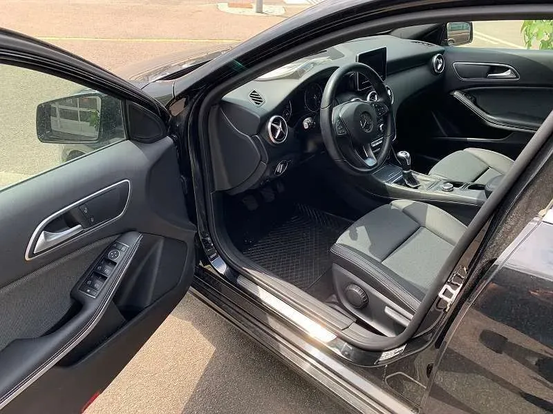 Mercedes-Benz A-Class 2016 photo 2