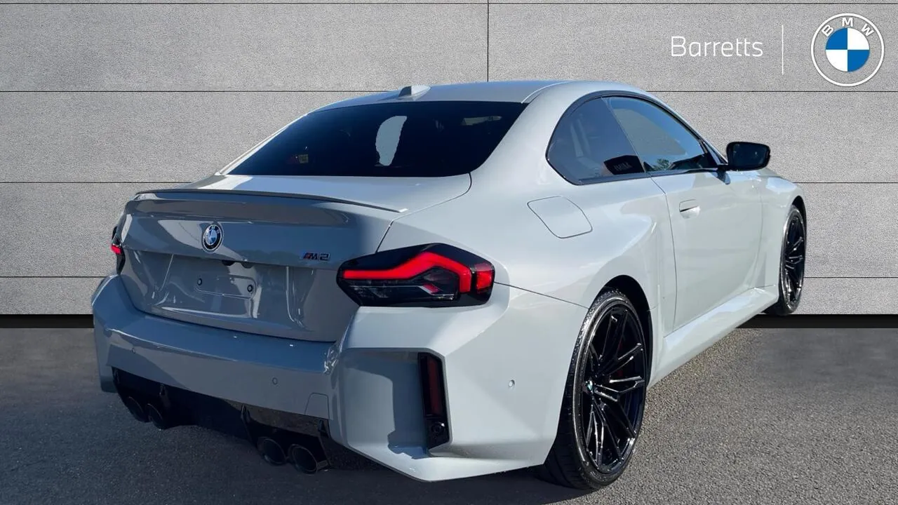 BMW M2 2026 photo 2