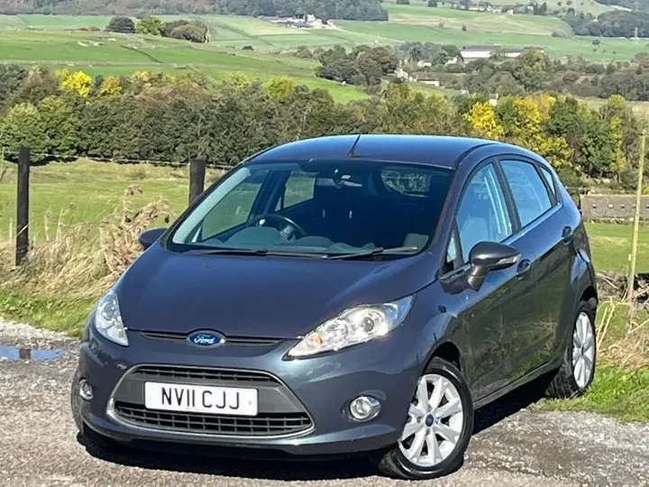 Ford Fiesta 2011 photo 2
