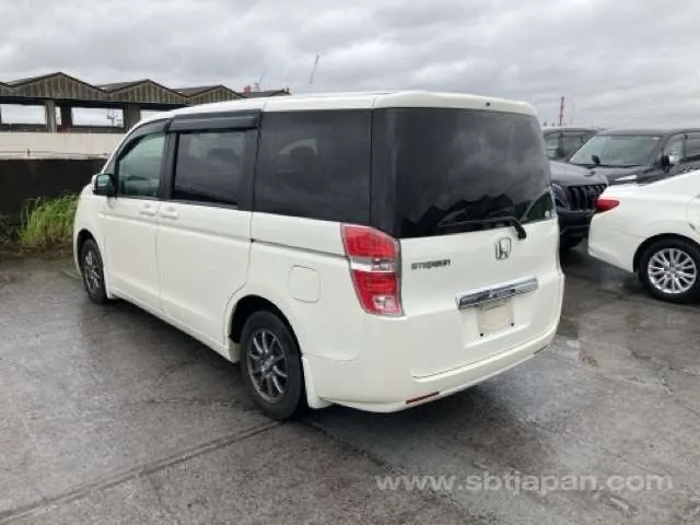 Honda Stepwagon 2009 photo 3