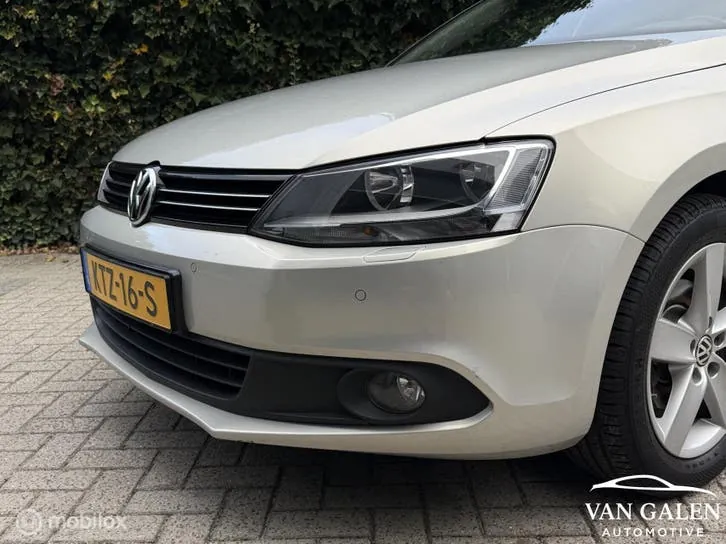 Volkswagen Jetta 2011 photo 2
