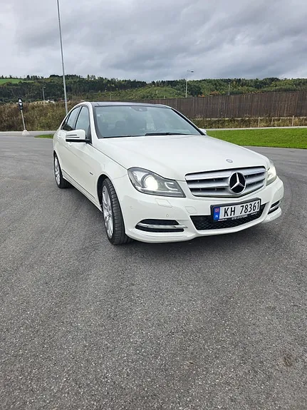 Mercedes-Benz C200 2011 photo 2