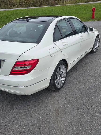 Mercedes-Benz C200 2011 photo 4