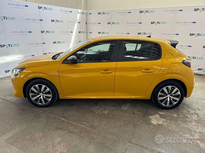 Peugeot 208 2023 photo 2