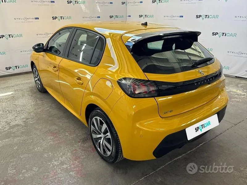 Peugeot 208 2023 photo 3