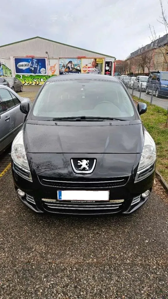 Peugeot 5008 2012 photo 2