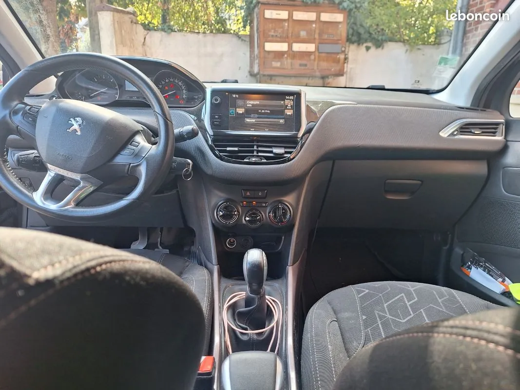 Peugeot 2008 2015 photo 2