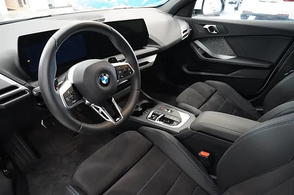 BMW 1 Series 2026 photo 3