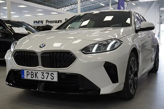 BMW 1 Series 2026 photo 2