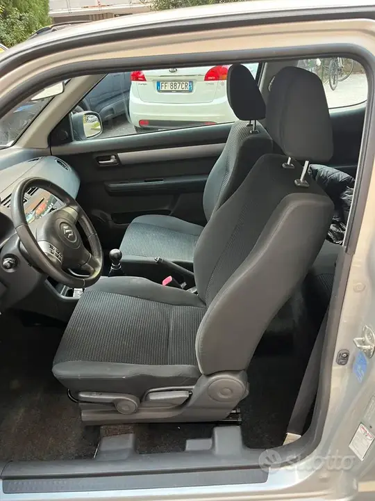Suzuki Swift 2008 photo 4
