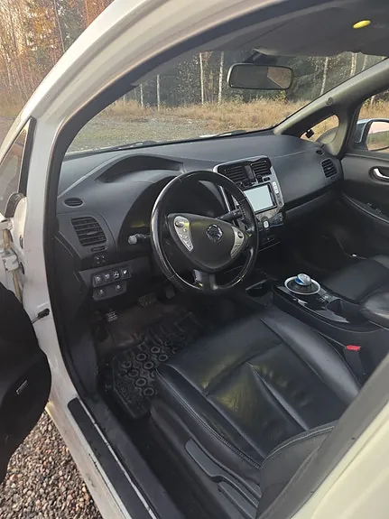 Nissan Leaf 2015 photo 3