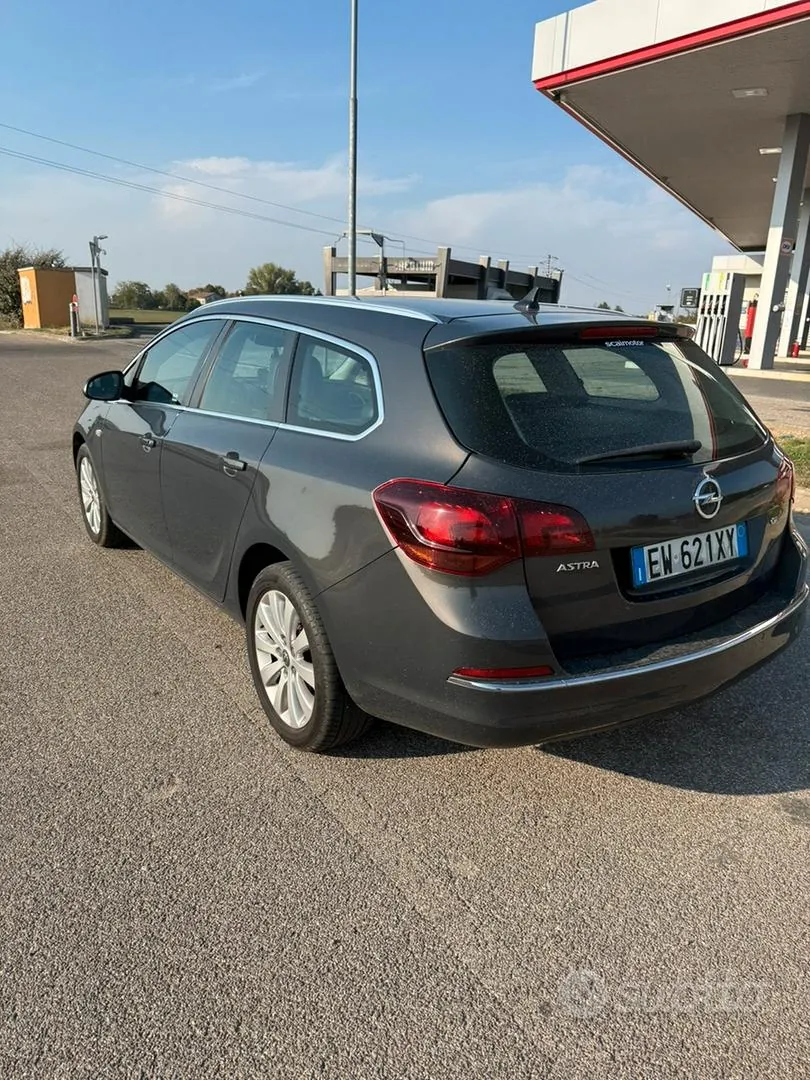 Opel Astra 2014 photo 4