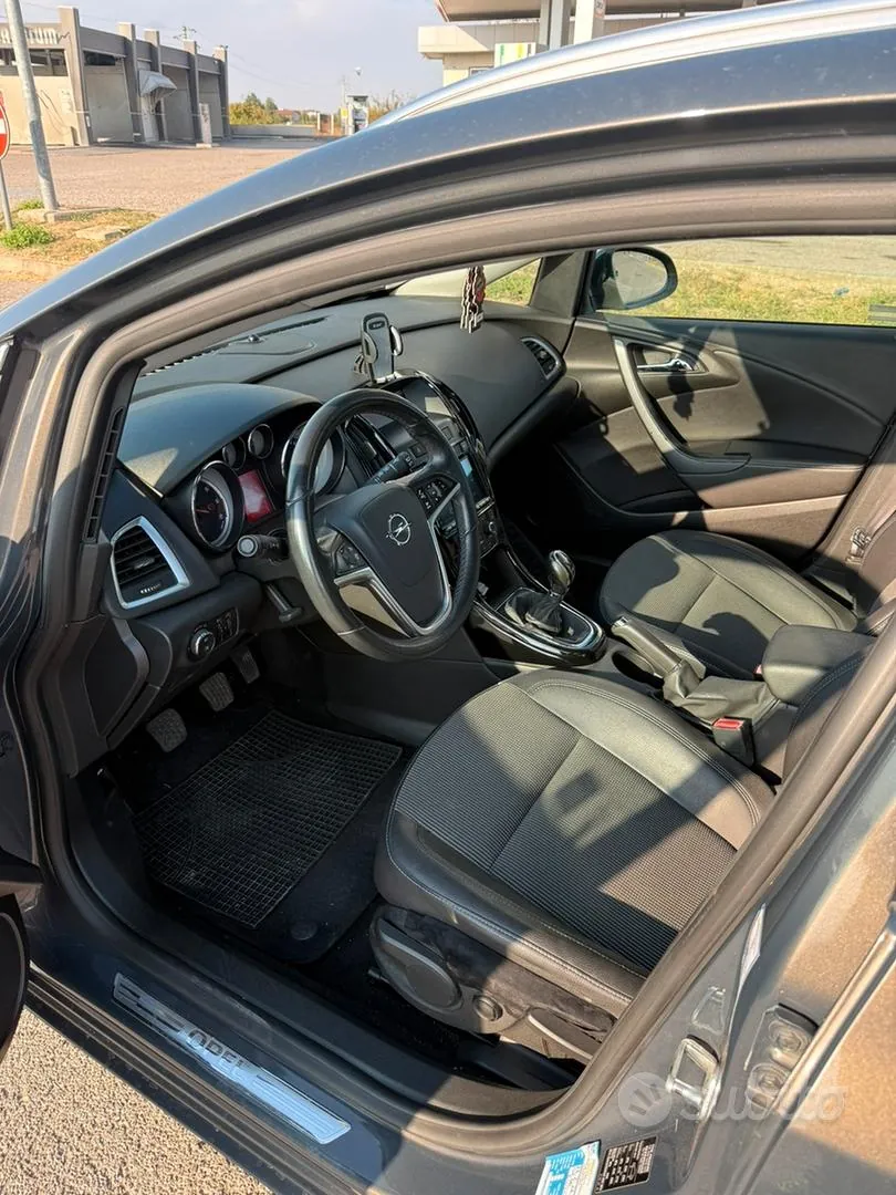 Opel Astra 2014 photo 5