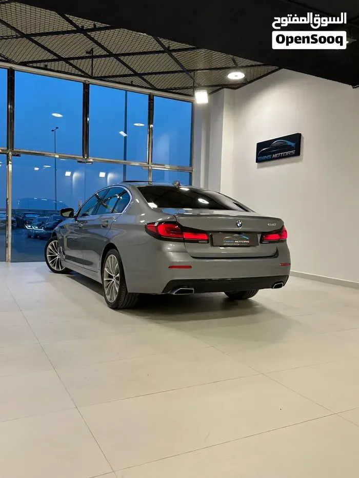 BMW 5 Series 2023 photo 3