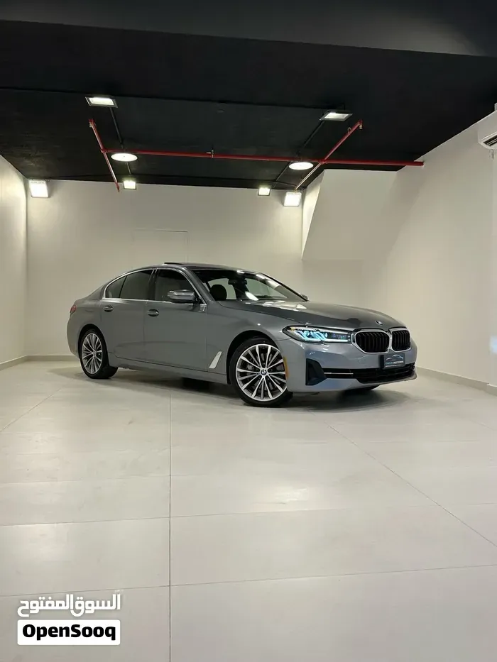 BMW 5 Series 2023 photo 2